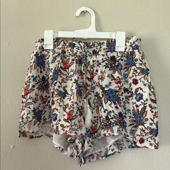 American Eagle Outfitters Floral High Waist Shorts - White, Blue, Red large - Picture 1 of 4